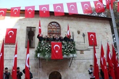 Atat&uuml;rk'&uuml;n&nbsp;Gaziantep'e gelişinin 92. yıl d&ouml;n&uuml;m&uuml; kutlandı