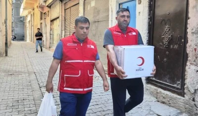 &nbsp;Kızılay ihtiya&ccedil; sahibi ailelere yardım ediyor