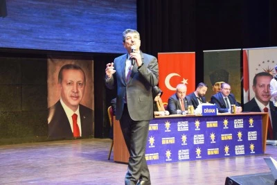 Vekil Nasıroğlu, il kongresinde konuştu; &nbsp;&ldquo;K&uuml;rtler, barış elini tutmalı&rdquo;