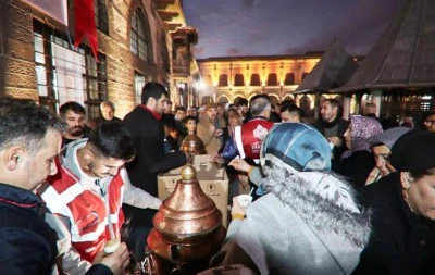 &nbsp;kandil i&ccedil;in salep ve simit ikramı