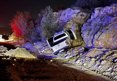  Pikapta sıkışan s&uuml;r&uuml;c&uuml; UMKE personelince kurtarıldı &nbsp;