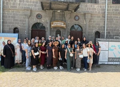 Kadınlar Diyarbakır ve&nbsp;Mardin'i gezdi