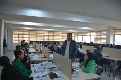 Bu k&uuml;t&uuml;phaneden doktor, savcı ve h&acirc;kimler &ccedil;ıktı