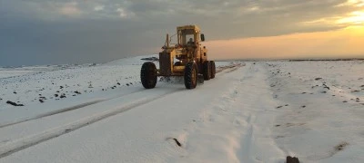 &nbsp;Kardan kapanan 250 kilometre yol ulaşıma a&ccedil;ıldı