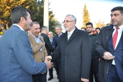 Bakan Işıkhan&nbsp; "Vefa İftarı"na katıldı