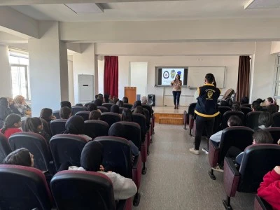 &nbsp;&Ouml;ğrencilere akran ve siber zorbalığı semineri verildi