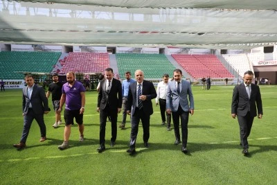 Diyarbakır&nbsp;Stadı'nda zemin yenileme &ccedil;alışmalarında sona gelindi