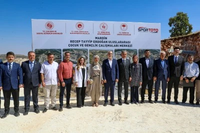 &Ccedil;alışma ve Sosyal G&uuml;venlik Bakanı Işıkhan, Mardin'de konuştu: