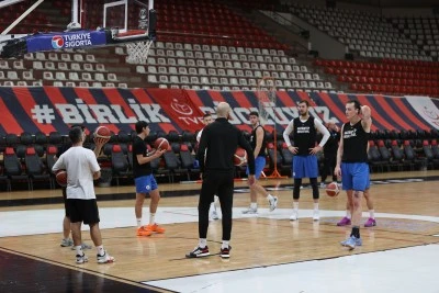 &nbsp;Basketbol zirveden inmek istemiyor