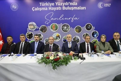 &Ccedil;alışma ve Sosyal G&uuml;venlik Bakanı Işıkhan, Şanlıurfa'da iş insanlarıyla bir araya geldi: