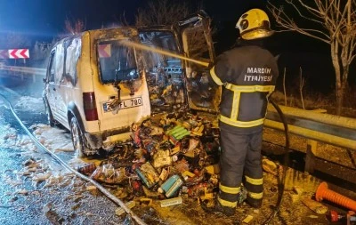 Hafif ticari ara&ccedil;ta &ccedil;ıkan yangın s&ouml;nd&uuml;r&uuml;ld&uuml;