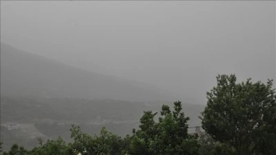 Hakkari'de toz taşınımı ve r&uuml;zgar etkili oldu
