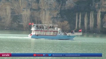 Halfeti kış aylarında da ziyaret&ccedil;ilerini ağırlıyor