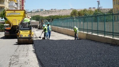 Haliliye'de yol yenileme &ccedil;alışmaları s&uuml;r&uuml;yor
