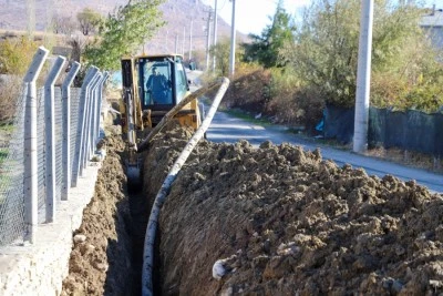Hani&rsquo;de bir yıl &ouml;nce kalitesiz malzemelerle yapılan i&ccedil;me suyu hattı yenilendi