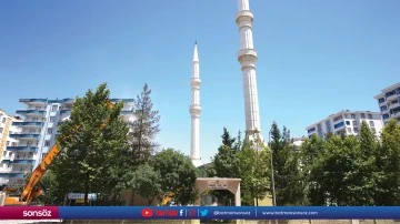 Hasar g&ouml;ren cami kontroll&uuml; şekilde yıkıldı