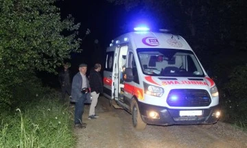  Hasta almaya giden ambulans çamura saplandı