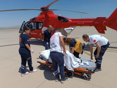 Hasta ambulans helikopterle Şanlıurfa'ya sevk edildi
