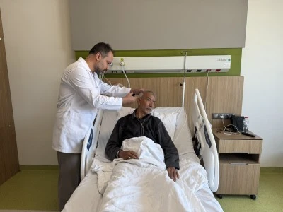 Hasta, koklear implant ameliyatıyla sağlığına kavuştu