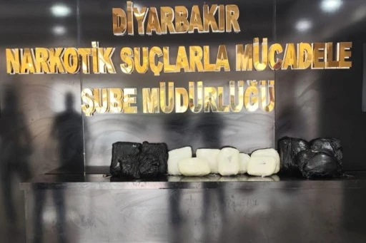 Havalimanında uyuşturucu ele ge&ccedil;irildi