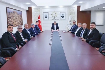 Hayırsever iş insanı 1 &ouml;ğretmenevi ve 2 okul yapacak