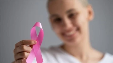Her 8 kadından birinde meme kanseri görülüyor