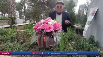 Her Sevgililer G&uuml;n&uuml;'nde mezarında &ccedil;i&ccedil;eklerle anıyor