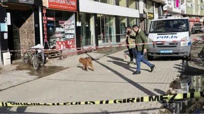 Heyelan anındaki panik bir evdeki kamera sistemiyle g&ouml;r&uuml;nt&uuml;lendi
