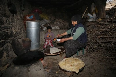 Hikaye kitaplarındaki karakterler annelerin elinde &ouml;rg&uuml; oyuncaklara d&ouml;n&uuml;ş&uuml;yor