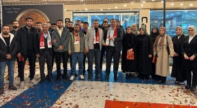 H&uuml;da Par&rsquo;lı vekil, gen&ccedil;lerle buluştu