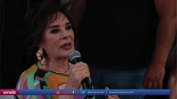 H&uuml;lya Ko&ccedil;yiğit, sevenleriyle buluştu