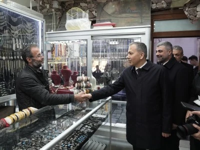 İ&ccedil;işleri Bakanı Yerlikaya, Mardin'de ziyaretlerde bulundu