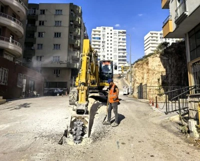 İ&ccedil;me suyu &ccedil;alışmaları nedeniyle 3 sokak trafiğe kapatılacak