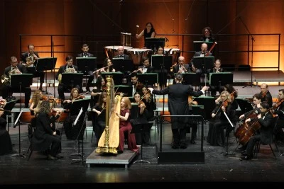 İDSO DenizBank Konserleri'nde arp sanat&ccedil;ısı Anne-Sophie Bertrand sahne aldı