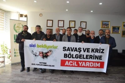 İHH, savaş b&ouml;lgelerinde yaraları sarıyor