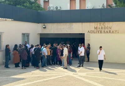 İki &ccedil;ocuğun &ouml;ld&uuml;ğ&uuml; trafik kazasına ilişkin yeniden yargılanan sanığa 10 yıl hapis cezası
