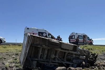 İki farklı trafik kazasında 3 kişi yaralandı