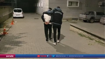 İki firari h&uuml;k&uuml;ml&uuml; silahla yakalandı