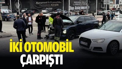 İki otomobil &ccedil;arpıştı