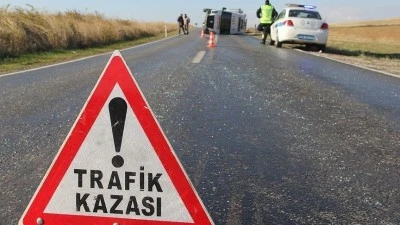 İki otomobilin &ccedil;arpışması sonucu 4 kişi yaralandı