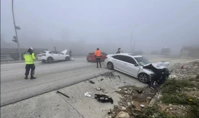 İki otomobilin &ccedil;arpışması sonucu 6 kişi yaralandı