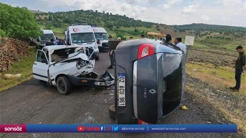 İki otomobilin &ccedil;arpıştığı kazada s&uuml;r&uuml;c&uuml;ler yaralandı