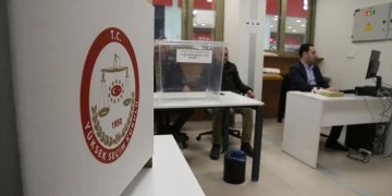 İkinci turu i&ccedil;in sınır kapılarında oy verme işlemi başladı