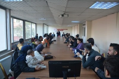 İl M&uuml;d&uuml;r&uuml;, antren&ouml;rlerle toplantı yaptı