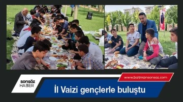 İl Vaizi gen&ccedil;lerle buluştu