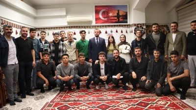İlker Astarcı, gen&ccedil;lerle Has Odada buluştu