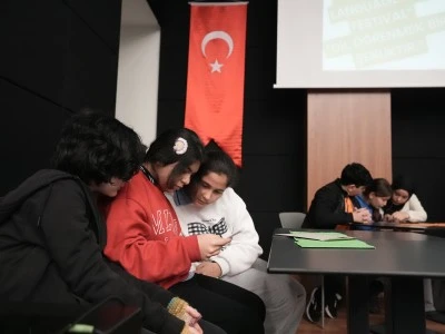 İngilizce Tematik Bilgi Yarışması d&uuml;zenlendi