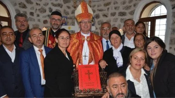 İnşa edilen kilise ibadete a&ccedil;ıldı