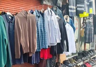 İnşaat&ccedil;ıların tercihi ikinci el kıyafet pazarı&hellip;