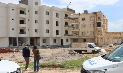 İnşaattan d&uuml;şen iş&ccedil;i &ouml;ld&uuml;